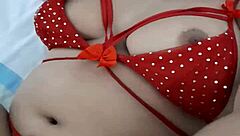 She loves inserting her toy deep in her ass 😏