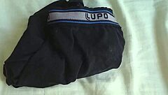 calcinha melada da esposa em cena de cuckold