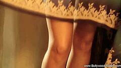 this mature indian brunette milf tries her best in a solo amateur scene