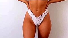 the hot gymshark girl continues her workout in part 2