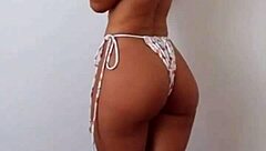 the hot gymshark girl continues her workout in part 2