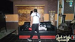 Mi novia y yo hicimos trio con una buena verga, pero fue un error tan excitante!!