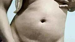 i'm crossdressin' and masturbatin' as a transsexual, feelin' so good