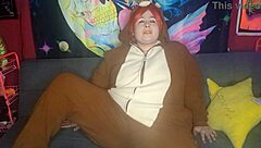 I’m obsessed with Lunalustxxx doing a sexy reindeer strip tease