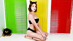 young babe masturbates dildo on webcam chat