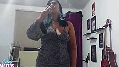 Amateur with natural tits swallows and sits in casual scene