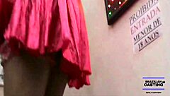 Gostosa arranges to fuck in the sex shop part 1