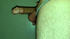 showing off my phat ass in public outdoor 😏