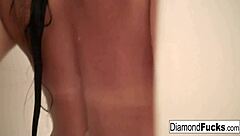 diamond gets wet n wild in the shower, oops typos.