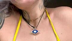 bodybuilder gets horny with big ass and natural tits at gym