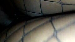 मेरी बेबी इस बड़ी लंड को अपनी चूत में प्रो की तरह ले सकती है।