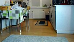 intense booty shaking sexydeas seductive twerk show on webcam