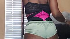 naejaye, why are you twerking and grinding your pussy like that?