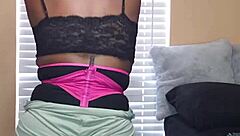 naejaye, why are you twerking and grinding your pussy like that?