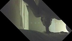 Etalon couilles pleines gros juteur se fait purger en glory hole