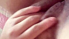 Tive VÁRIOS ORGASMOS INCRIVEIS While Fingering Hairy Pussy Solo - Parte 1