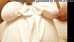 Madhypradesh Girl Flashes Her Big Sexy Boobs.