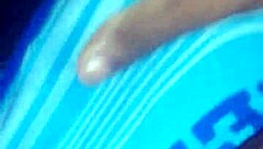 tirando a cueca e mostrando o pau enquanto me masturbo