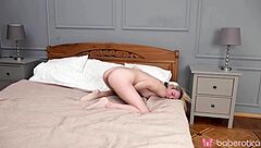 Solo blonde teen alice paradise reaches orgasm in 4k 😍