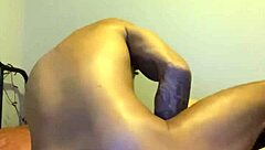 ella spreads her sexy ass open for wild licking now!