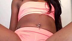 ebony babe shows her fat cameltoe then twerks 😍