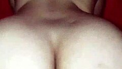 le chupo muy rico su rica verga blanca a mi esposo para que despu�s se ponga condon y pueda montarlo hasta que se corre en el condon