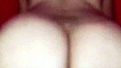 le chupo muy rico su rica verga blanca a mi esposo para que despu�s se ponga condon y pueda montarlo hasta que se corre en el condon