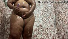 filmei escondido a morena no banho com bunda grande e buceta raspada