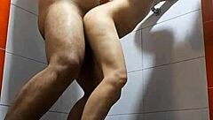 mamada y sexo duro en el baño con la puta fan nora milf, espié y no resistí cogérmela - andy z 94