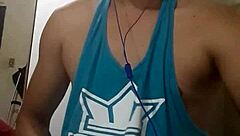 Girlfriend cums heavily after intense fucking with friend