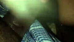 गोरी रंडी जोश से बड़ा काला लंड चूसती और चाटती है