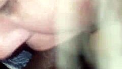 गोरी रंडी जोश से बड़ा काला लंड चूसती और चाटती है