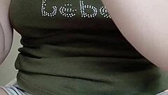 Watch this beautiful girl dance live on bigo 2