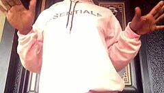 Watch crazy bitch give advice on sexiness in softcore solo video