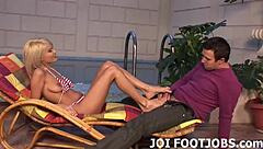 i want your cum all over my feet 😍