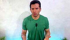 coach maduro musculoso gets drilled by young stud at gym