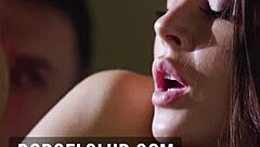 क्या Sybil को रोमांटिक स्पूनिंग और राइडिंग में देखना चाहते हो?