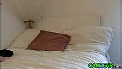 Hot amateur teen webcam shows nude body