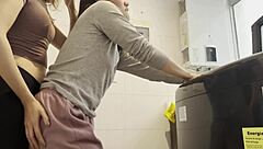 मेरे बेस्ट फ्रेंड्स को योगा सेक्स वीडियो में चोदते देखने को बेताब हूँ