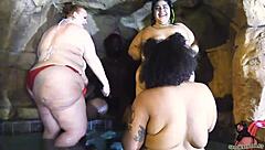 BBW sluts deliver sloppy blowjobs in steamy hot tub session