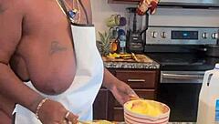 Making banana pudding with ebony bbw flair