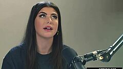 up close, watch how gal ritchie reaches orgasm solo... it's a full scene!