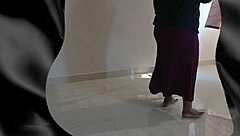 Tamil maid Sreelatha sneaks a quick suck on owner’s cock while wife’s away.