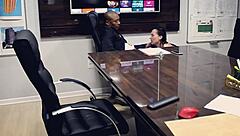 A corna e a submissa unfold their dynamic in a raw public Brazilian encounter.