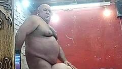 Tiuzao hangs out with the young girls from the south.