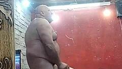 Tiuzao hangs out with the young girls from the south.