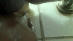 Pajeandome con Mi Consolador en la Ducha para Sexo Gay Anal