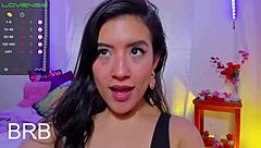 Colombian babe shakes her sweet big ass on webcam