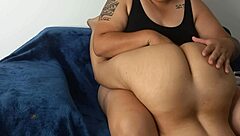 i'm young and craving a mature woman's big pussy outdoors.