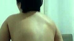 Novinha cheats on her boyfriend, showing off to other men.